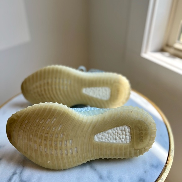 Adidas Yezzy Boost 350 Size 7 - Picture 10 of 16